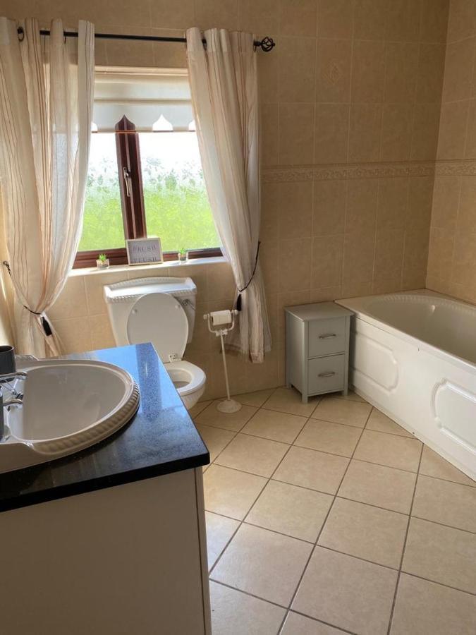 מונהאן Gallagh Guest House Self Catering H18R252 Eircode מראה חיצוני תמונה